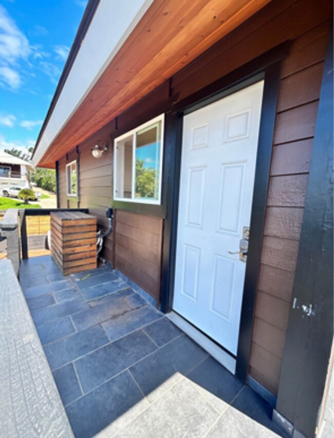 Building Photo - Stunning Ocean Views Unfurnished 1 Bed 1 Bath Rental in Maui Meadows – Prime Location