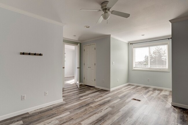 Building Photo - Spacious 2-Story Split-Level Home with Wat...