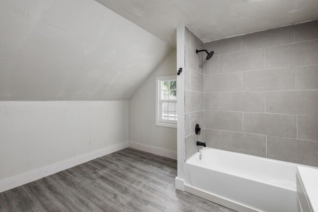 Building Photo - 636 S 25th St