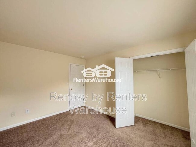 Building Photo - 3711 Bay Crescent