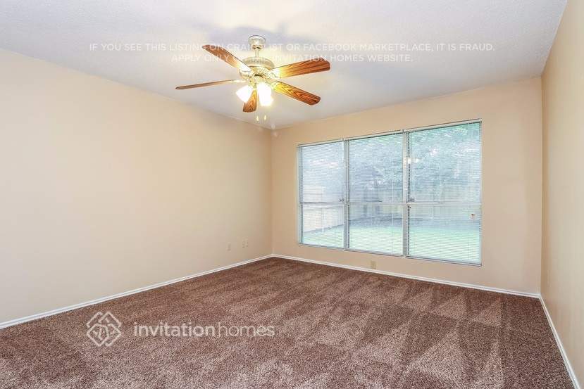 Building Photo - 3805 Waxwing Cir S