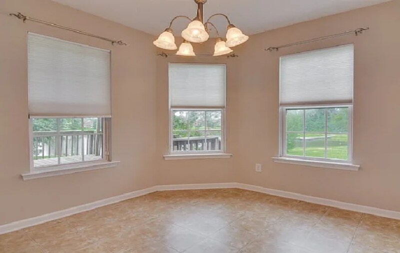 Building Photo - 3013 Parkridge Dr