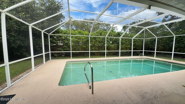 Building Photo - 48 Firethorn Ln