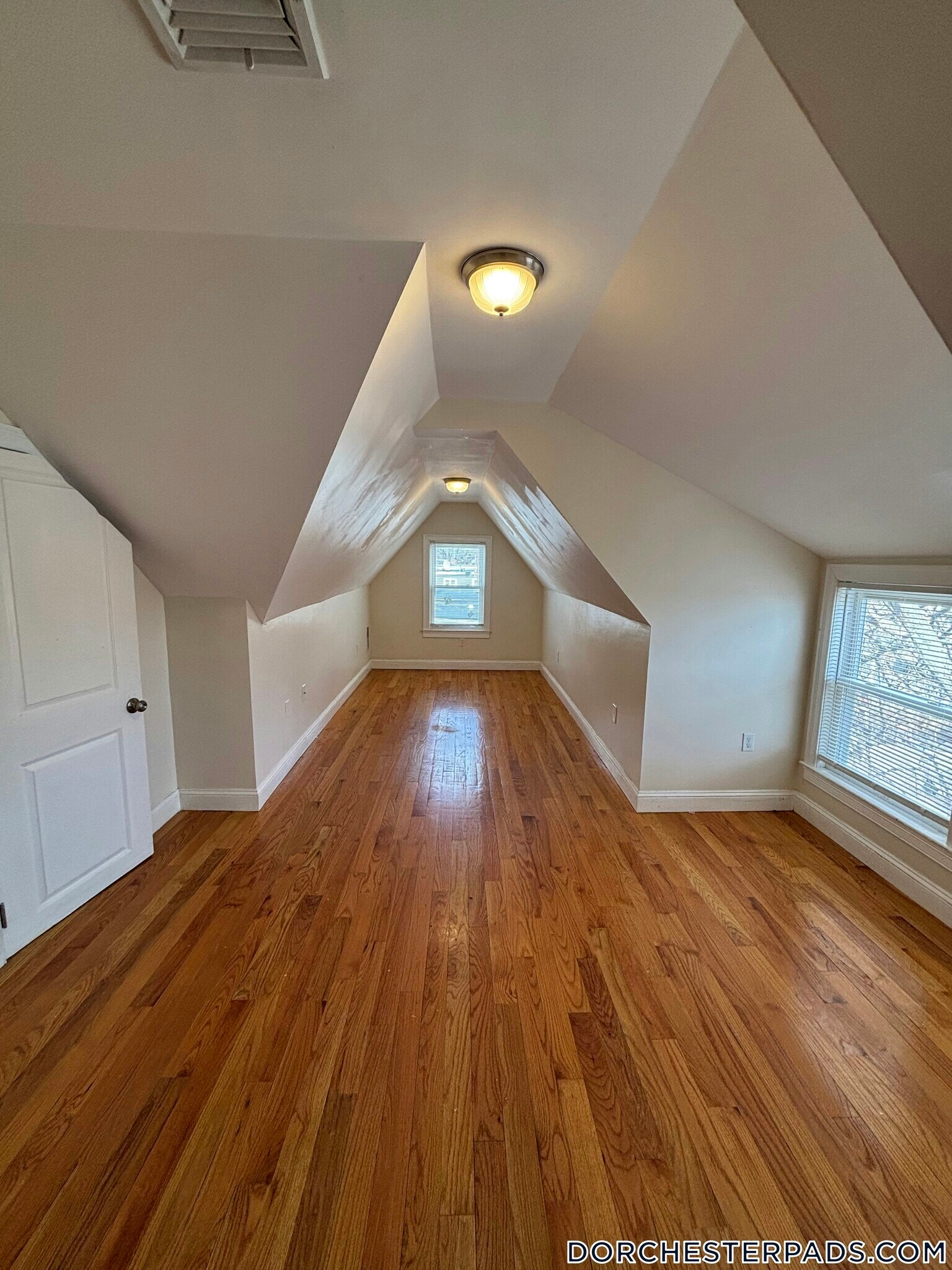 Building Photo - 9 Nottingham St