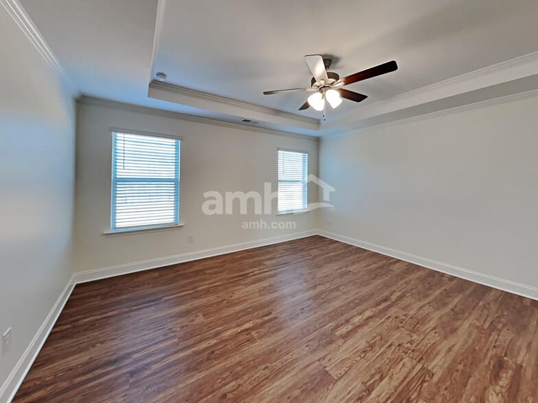 Building Photo - 156 Larragan Dr