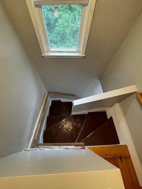 Building Photo - 16-18 Brackett St