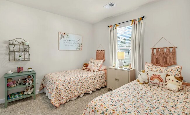 Building Photo - Modern 3 Bedroom Home Available October 1s...