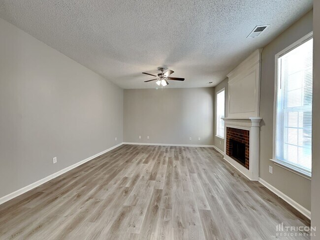 Building Photo - 11335 Fox Hill Dr