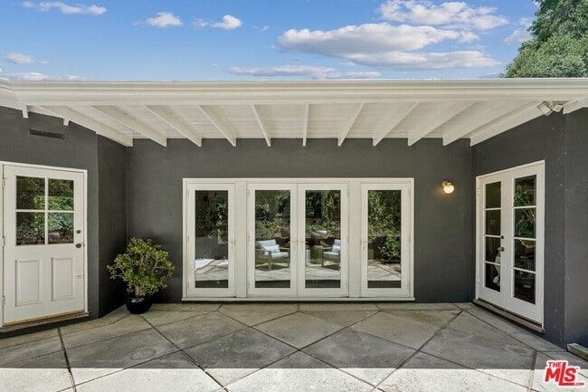 Building Photo - 3095 Passmore Dr