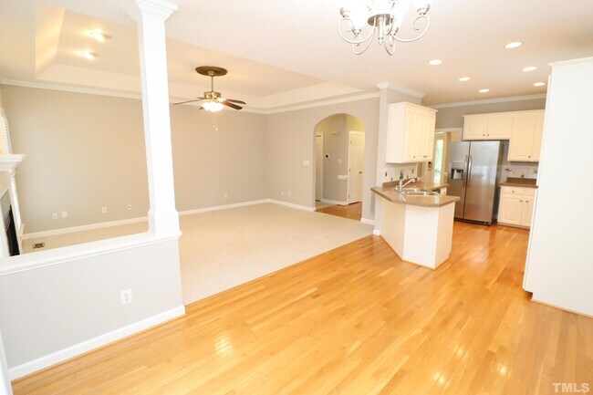 Building Photo - 100 Pebble Ridge Farms Ct