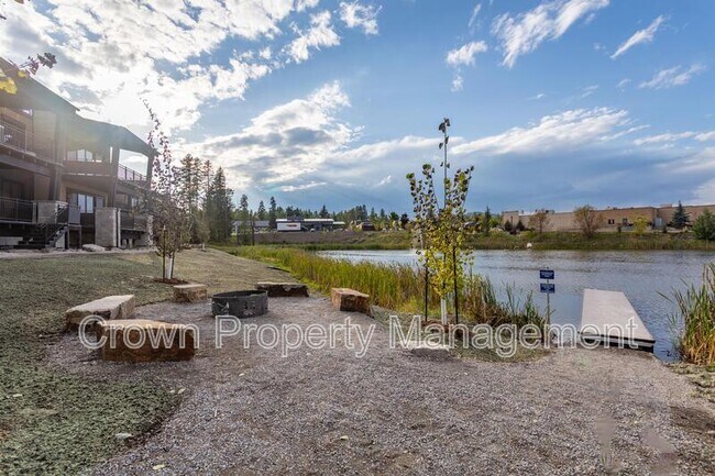 Building Photo - 317 Akers Ln