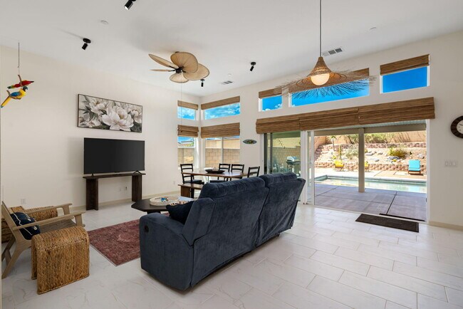 Building Photo - 12613 Sylvanus Dr
