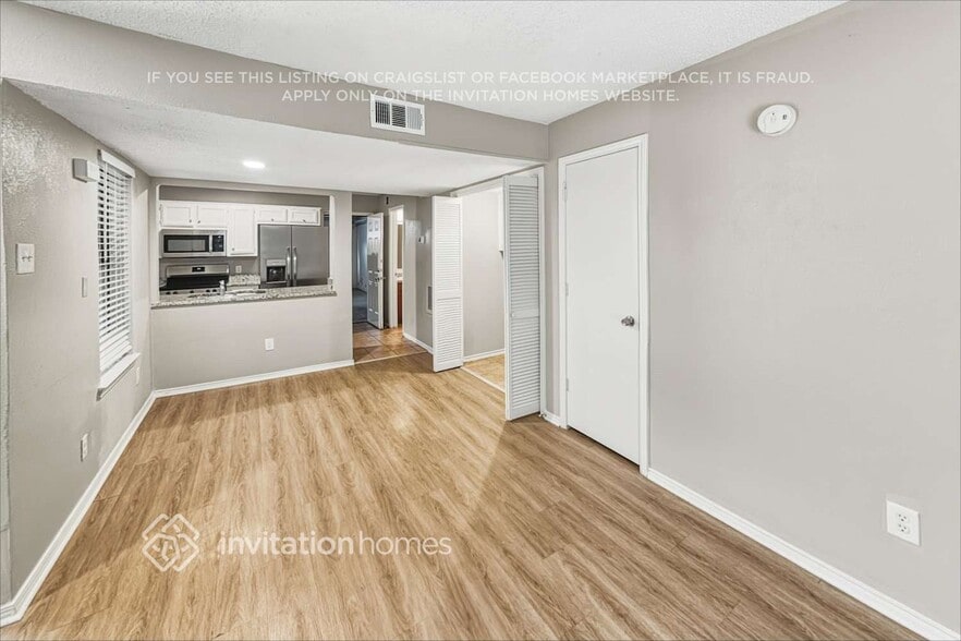 Building Photo - 427 Dawn Dr