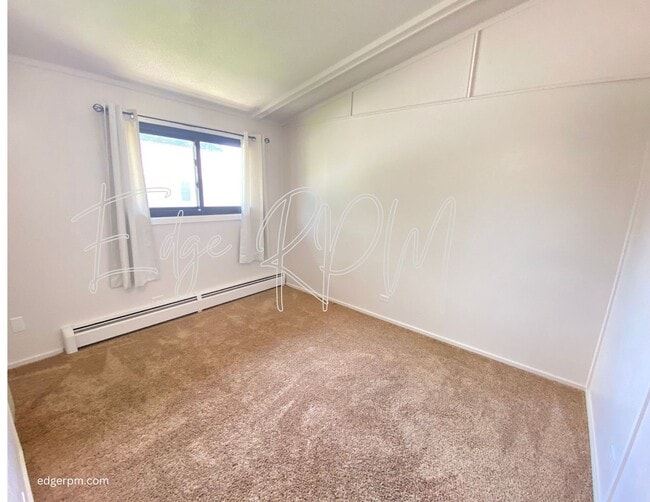 Building Photo - For Rent: Updated 2 Bedroom, 1.5 Bath Town...