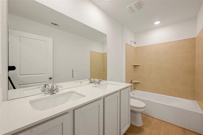 Building Photo - 2244 Devine Lake Bnd