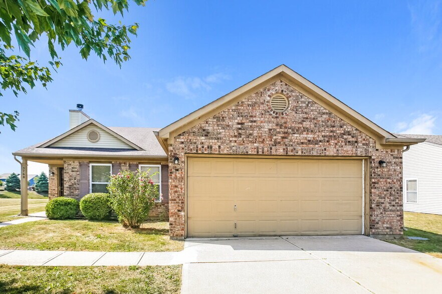Primary Photo - 5768 N Peppereel Way