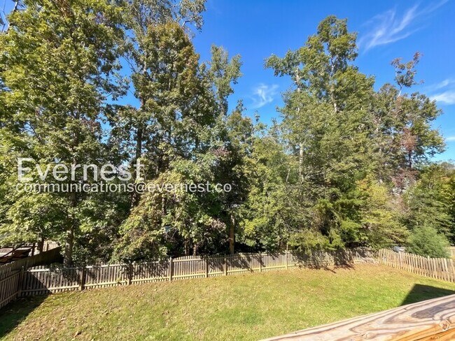 Building Photo - 7 St Stephens Ct