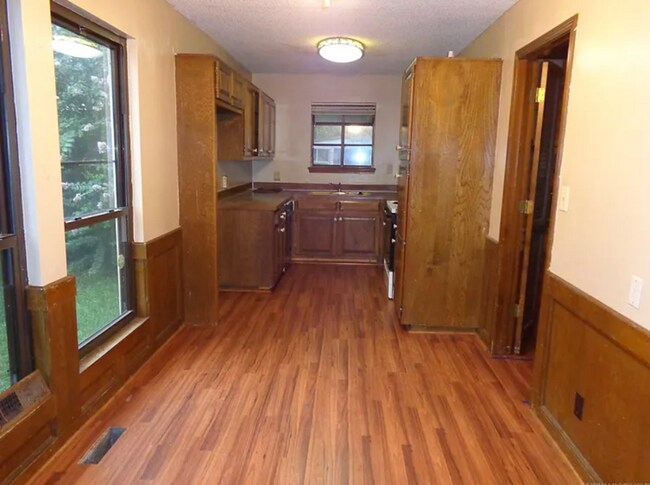 Building Photo - Come see your new 3 bedrooom, 2 bath house on a beautful corner lot in Union Schools!