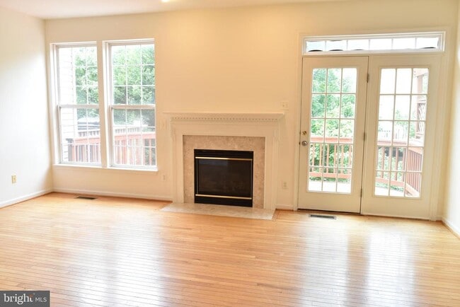Building Photo - 2542 Banshire Dr