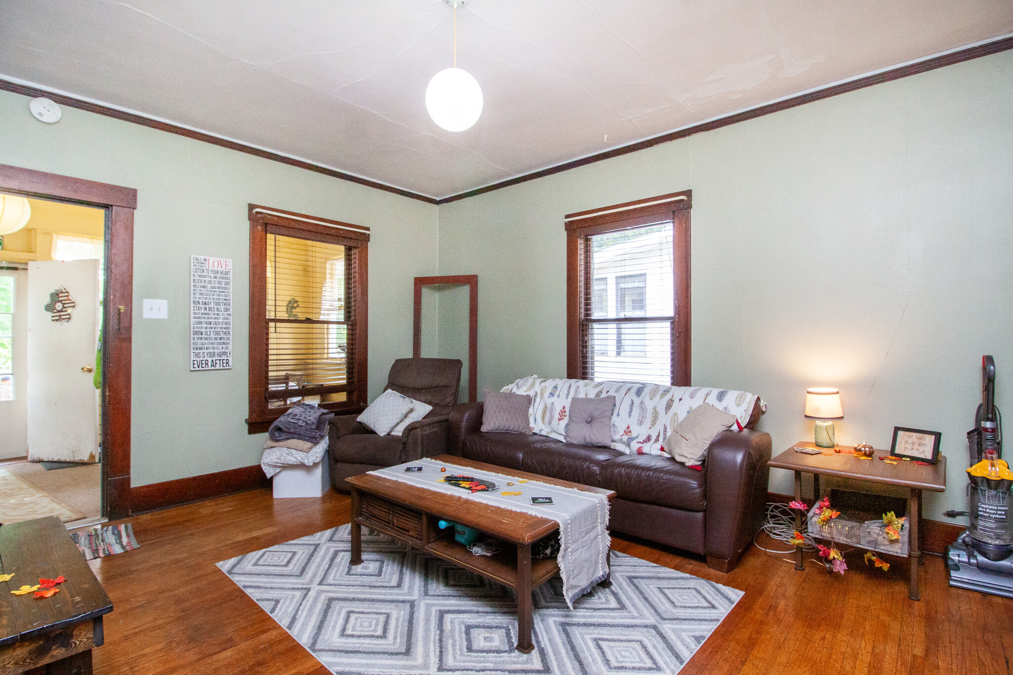 living room - 117 W 16th St