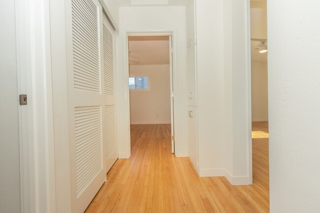 Building Photo - Beautifully Remodeled 2 Bed/1Bath Home with Ocean and Bay Glimpses in Ocean Beach!