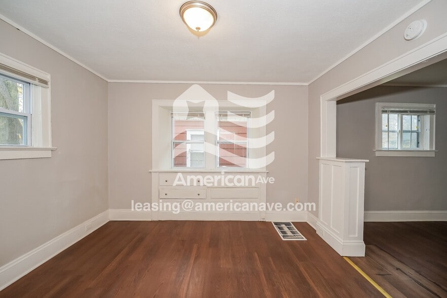 Building Photo - 411 Noah Ave