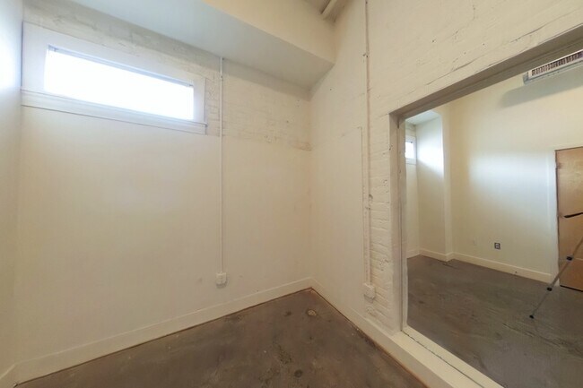 Building Photo - 301 Goshen St