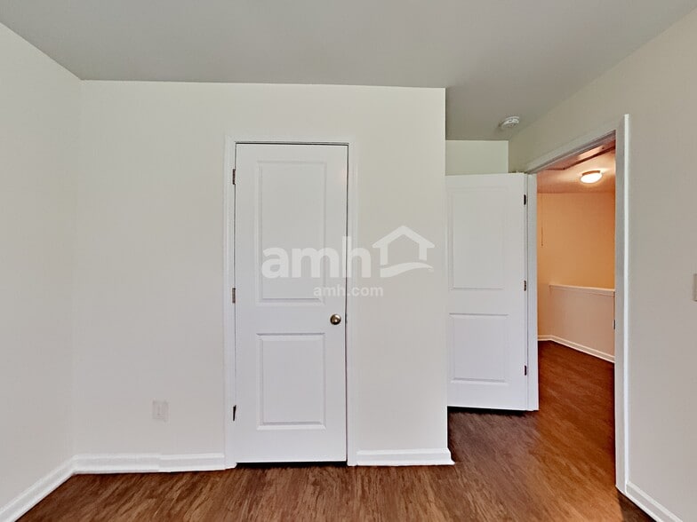 Building Photo - 350 Scotland Dr