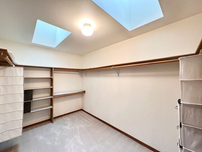 Building Photo - Golf Course Home in Mill Creek!