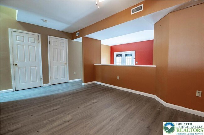Building Photo - 109 Freedom Ct