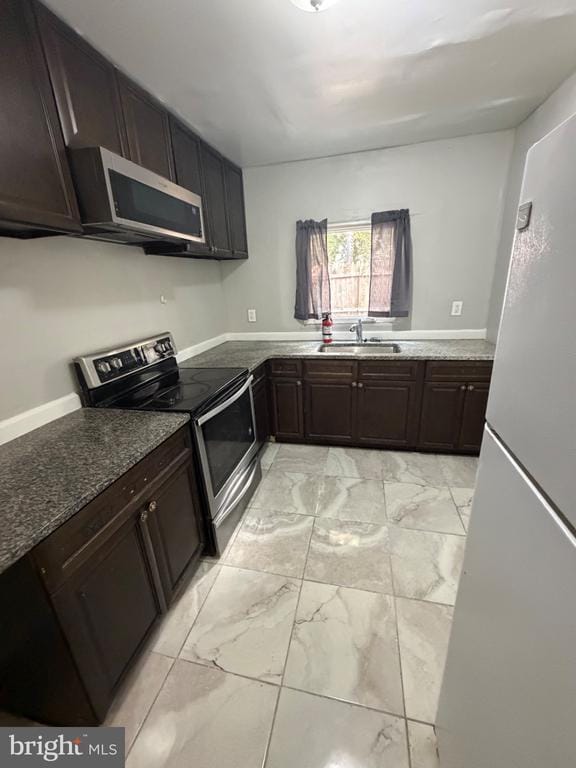 Building Photo - 1609 Fillmore St