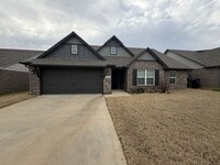 Building Photo - Beautiful Shaw Homes Gardenia plan built in 2022 available for lease featuring an open, inviting ...