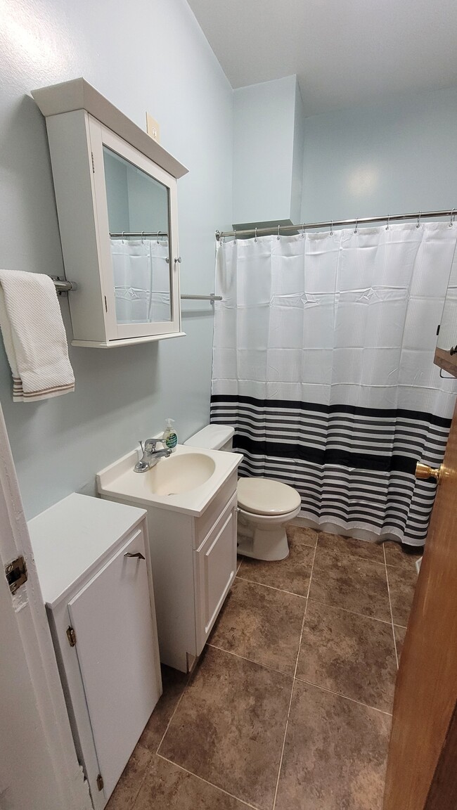 Building Photo - 409