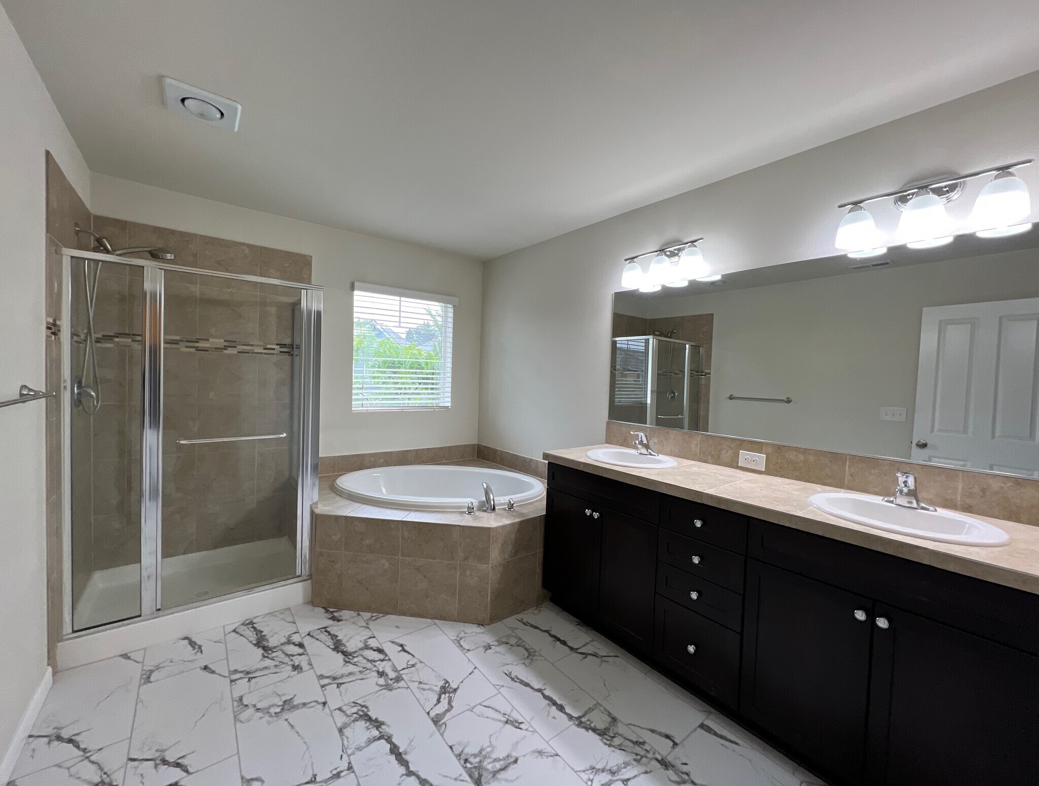 Master bath - 1124 27th St NW