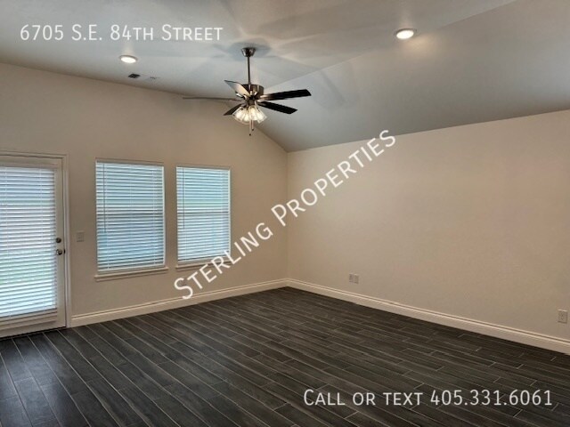 Building Photo - 6705 SE 84th St