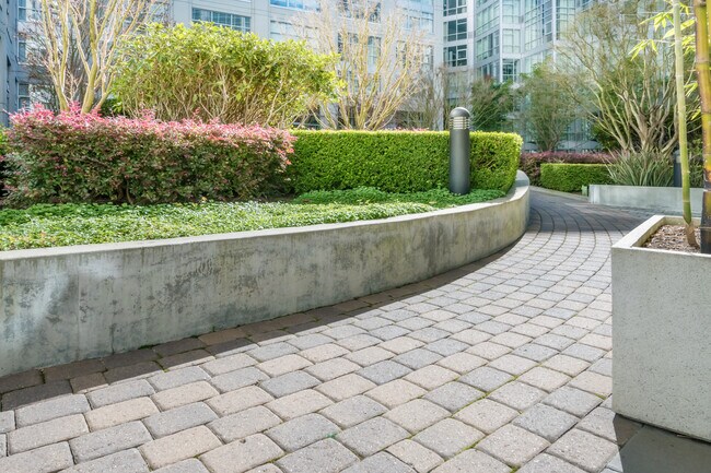 Building Photo - 200 Brannan St