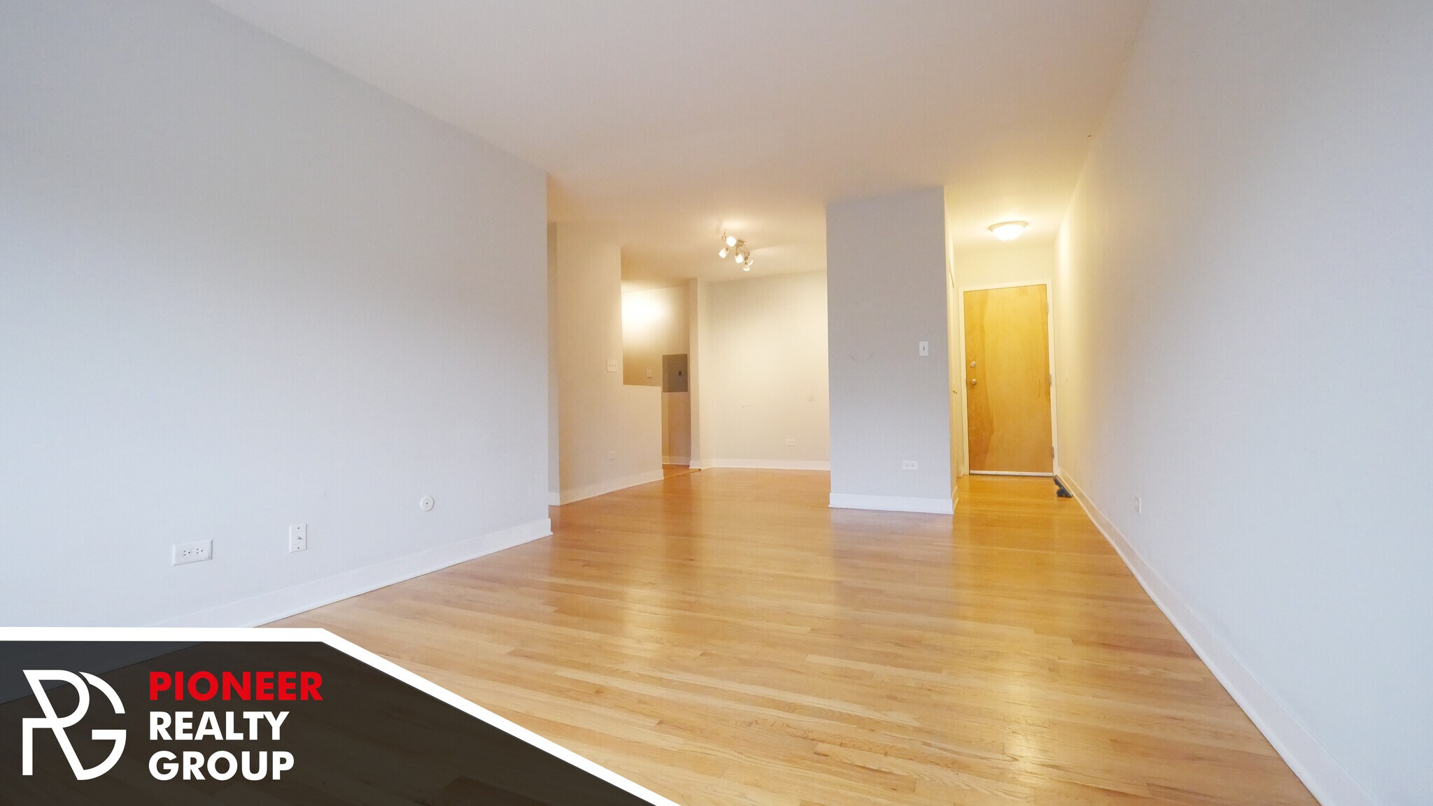 Building Photo - 643 W Wrightwood Ave