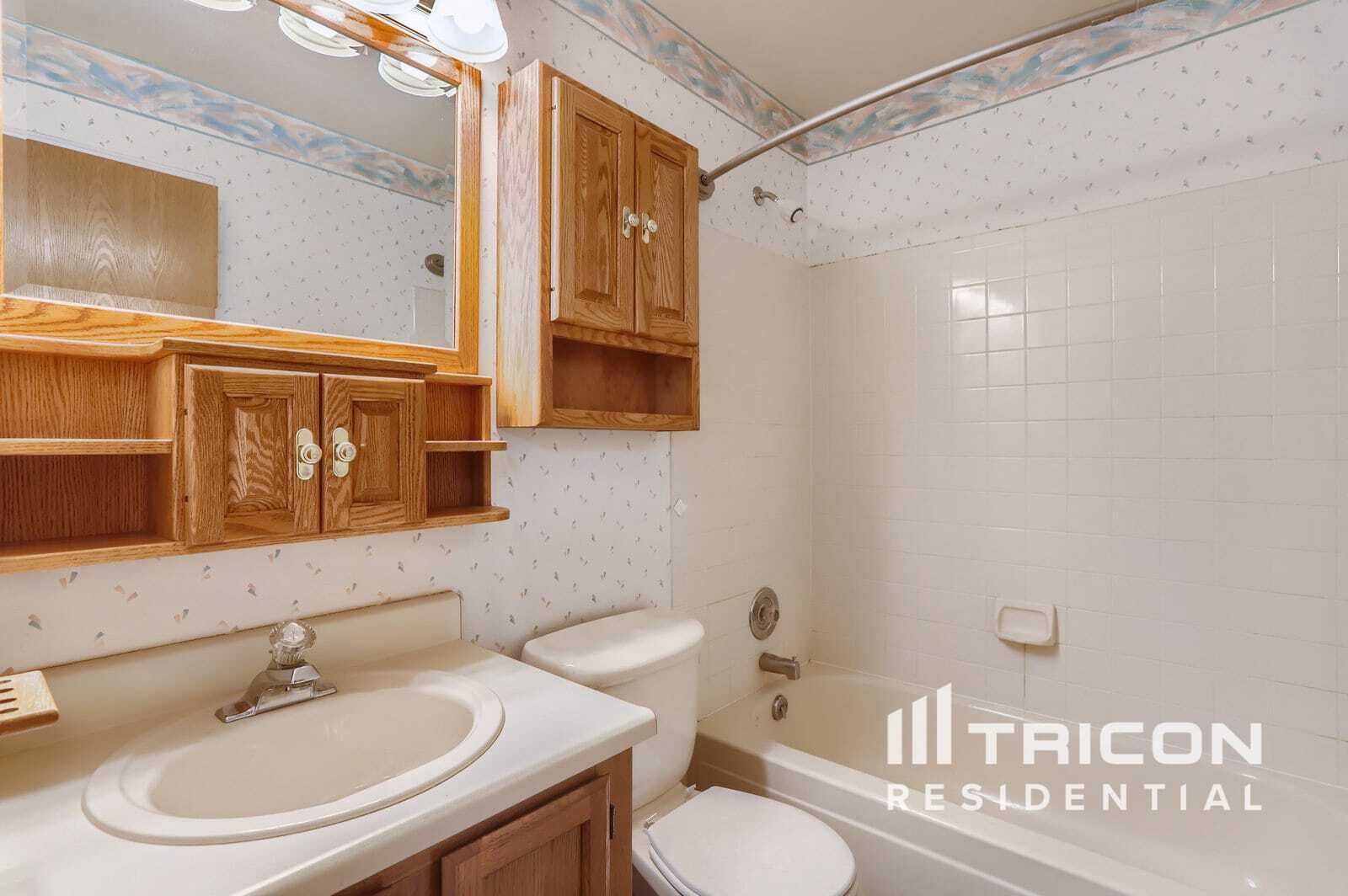 Building Photo - 525 Entrada Dr