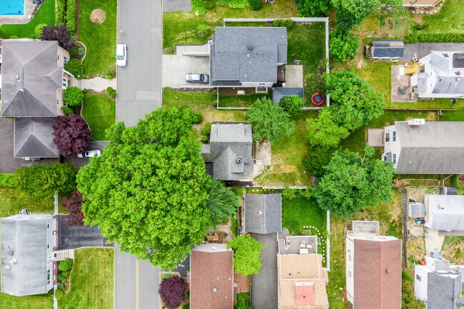 Building Photo - 181 5th St