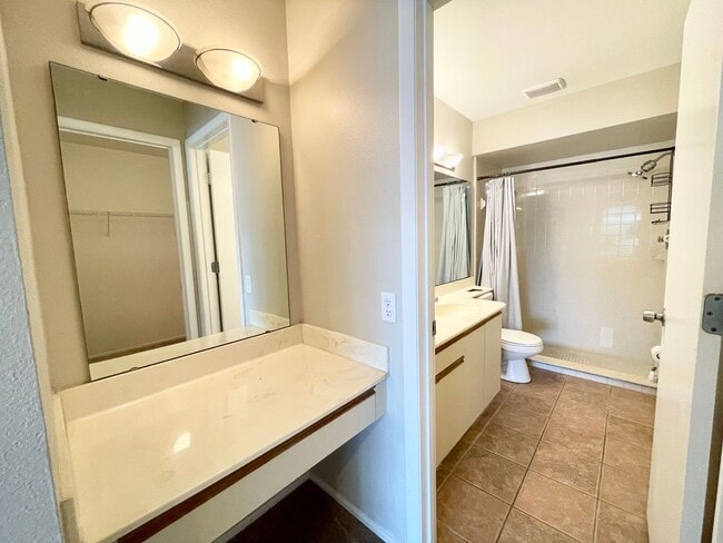 Building Photo - Two bedroom and two bathroom house with ac...