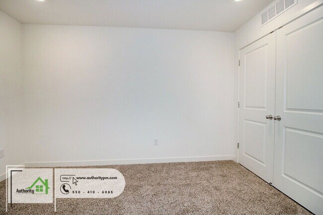 Building Photo - 845 Congaree Ln