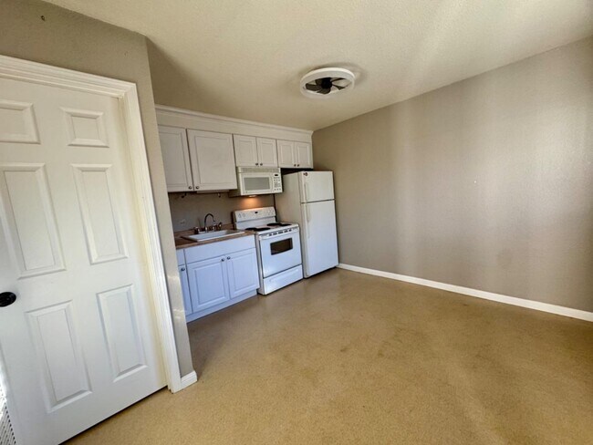 Building Photo - 1709 Guadalupe Ave