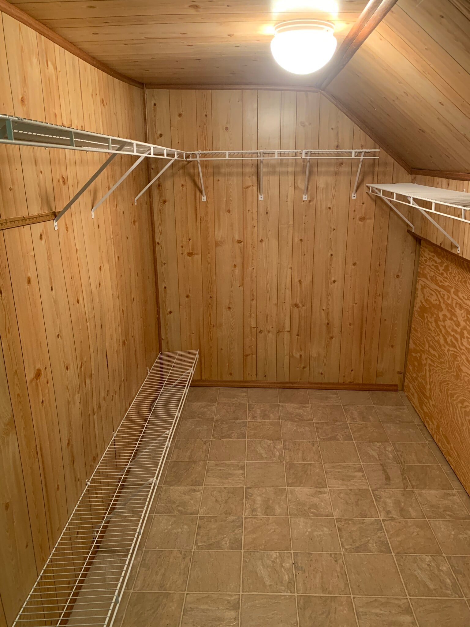 Building Photo - 1314 E Centre St