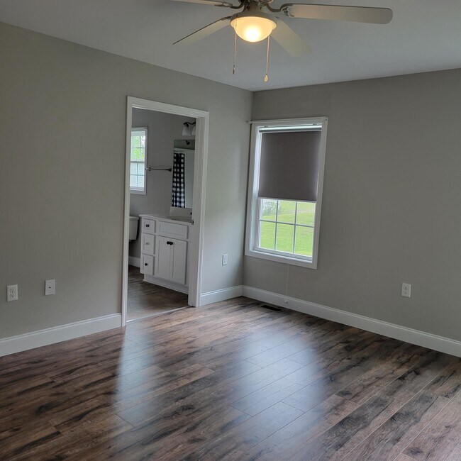 Building Photo - 27 Patrick Dr