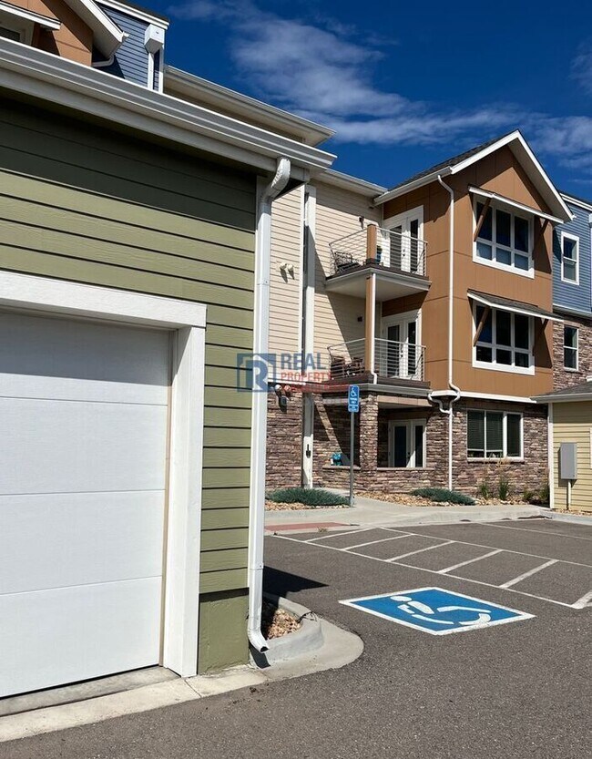 Building Photo - 190 S Cherrywood Dr