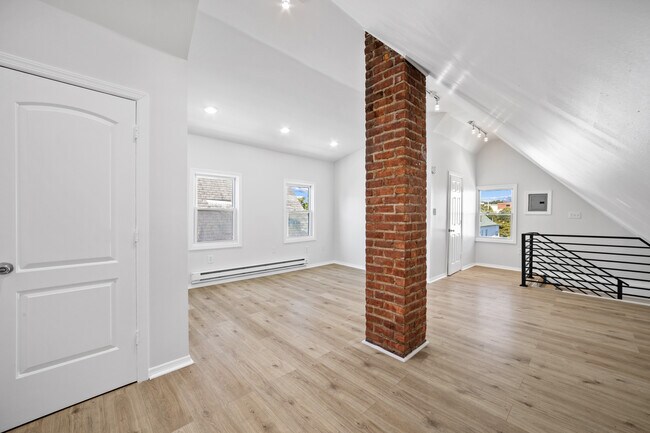 Finished Attic: Bonus room (1) - 129 Banta Ave