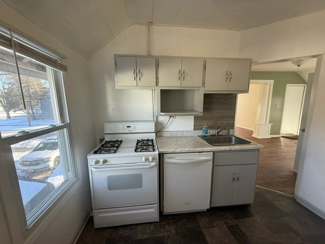 Building Photo - 814 Beechwood Ave