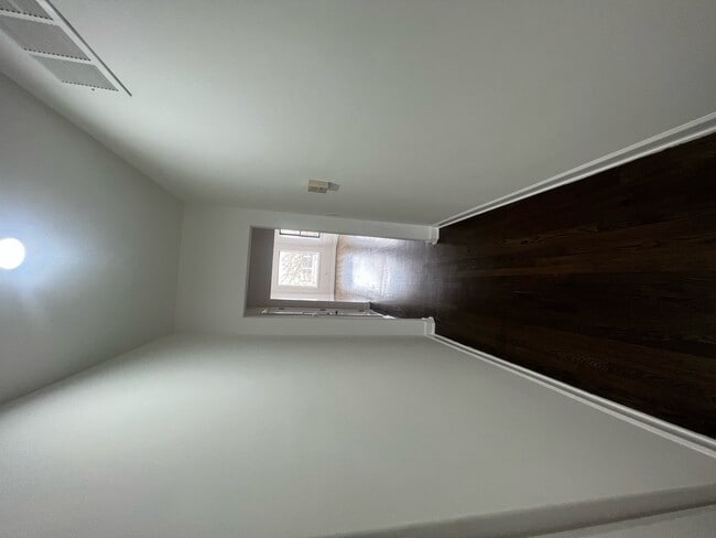 Building Photo - 7737 S Kingston Ave