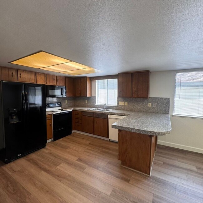 Building Photo - 1255 Searchlite Ct