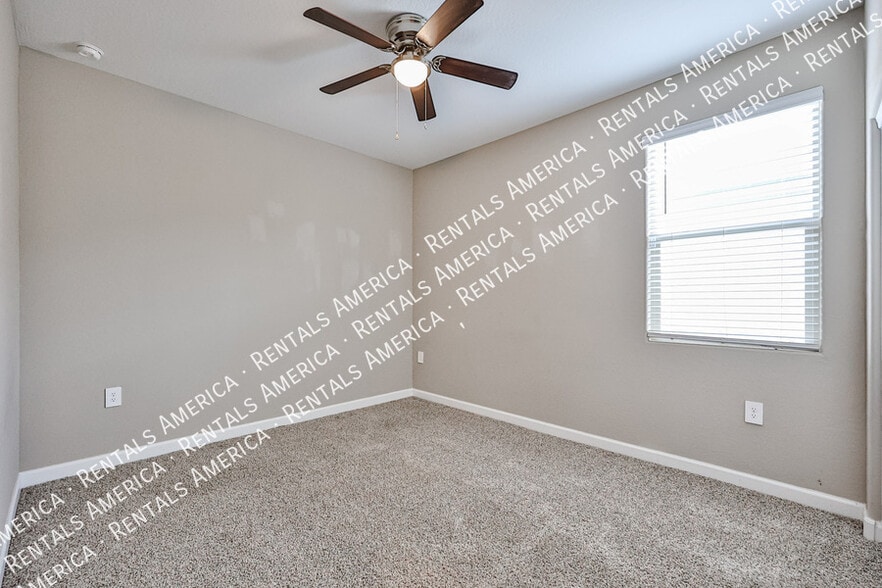 Building Photo - 30041 W Earll Dr